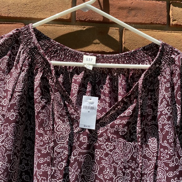 NWT Gap Medium Maroon peasant top - Picture 4 of 4